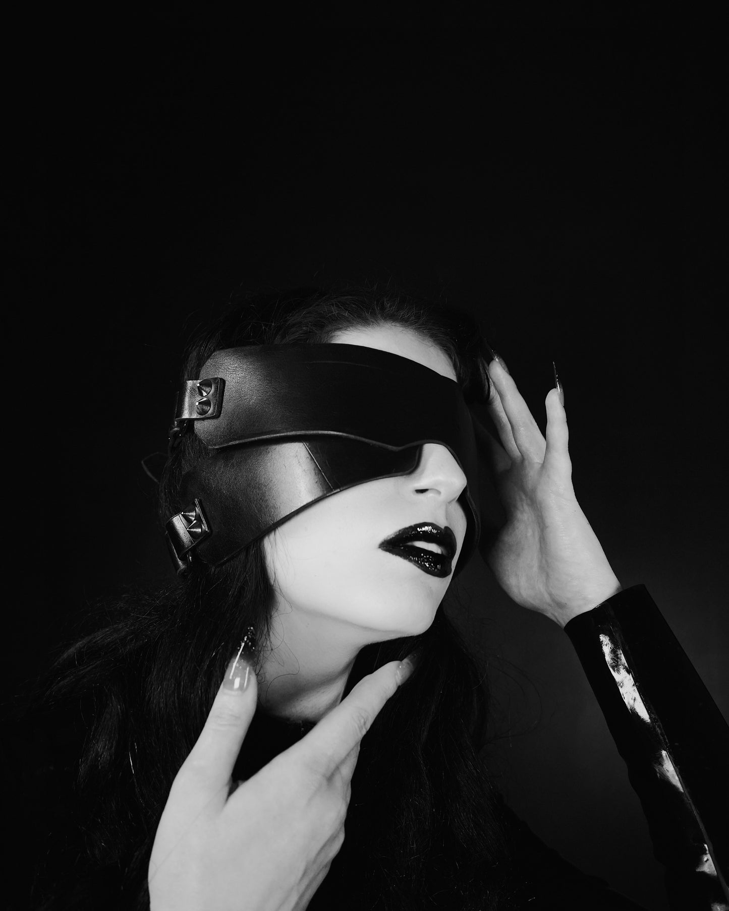 015___ "The Blindfold" (double crossover blindfold)