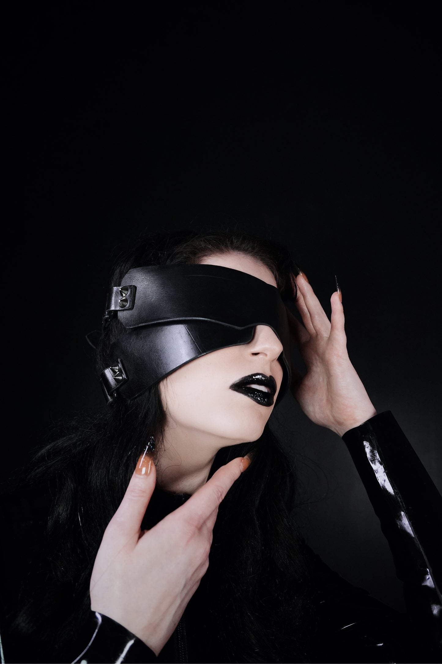 015___ "The Blindfold" (double crossover blindfold)